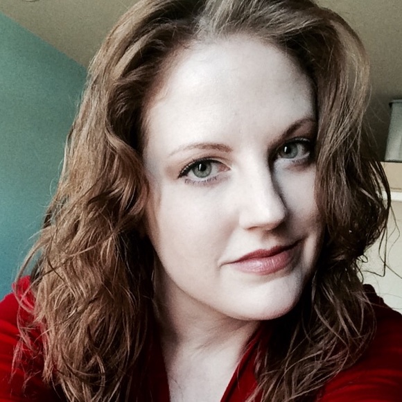 Meet your Posher, Tina - Picture 2 of 2